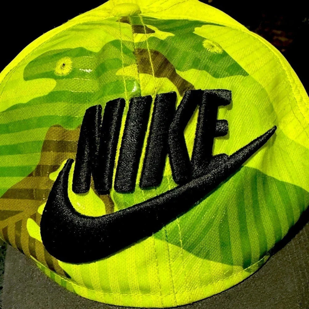 Nike True lime camo green black swish textured adjustable basebell cap hat rare